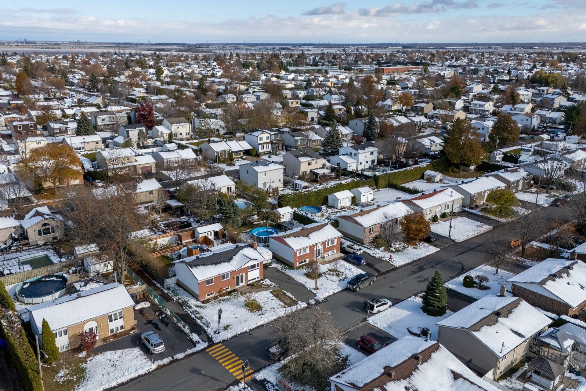 









187


Rue Émond

,
Varennes,




QC
J3X1C2

