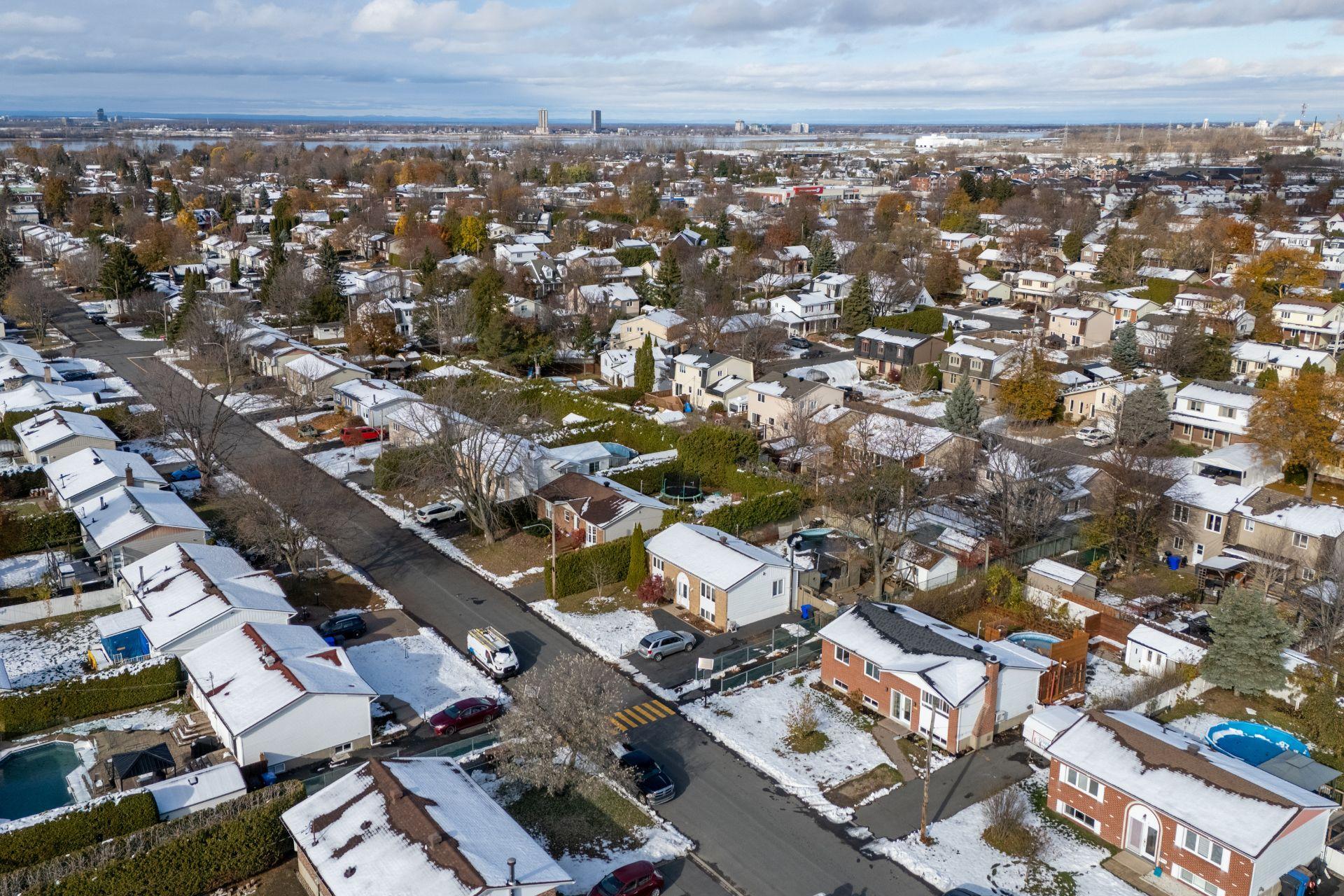 









187


Rue Émond

,
Varennes,




QC
J3X1C2

