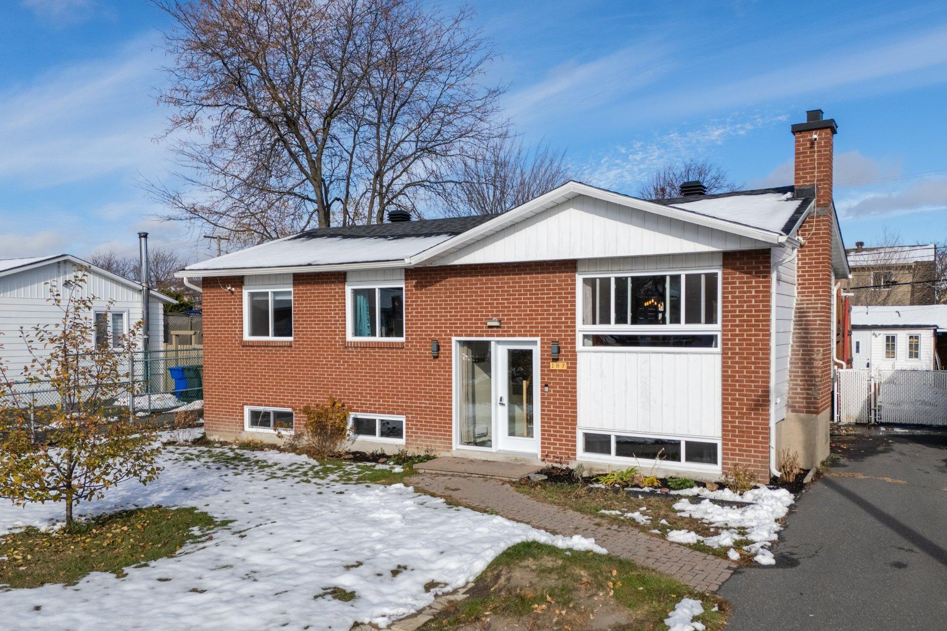 









187


Rue Émond

,
Varennes,




QC
J3X1C2

