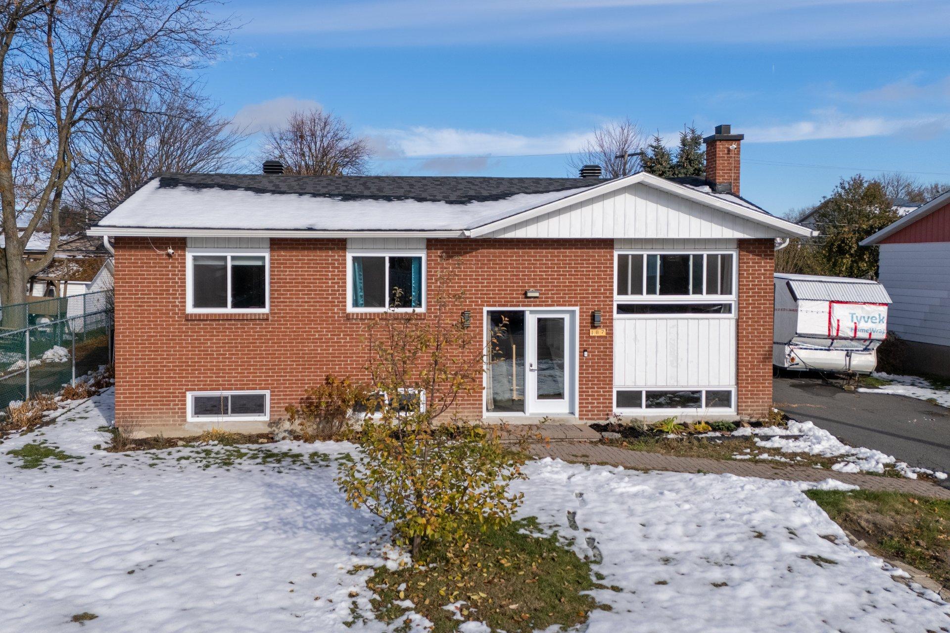 









187


Rue Émond

,
Varennes,




QC
J3X1C2

