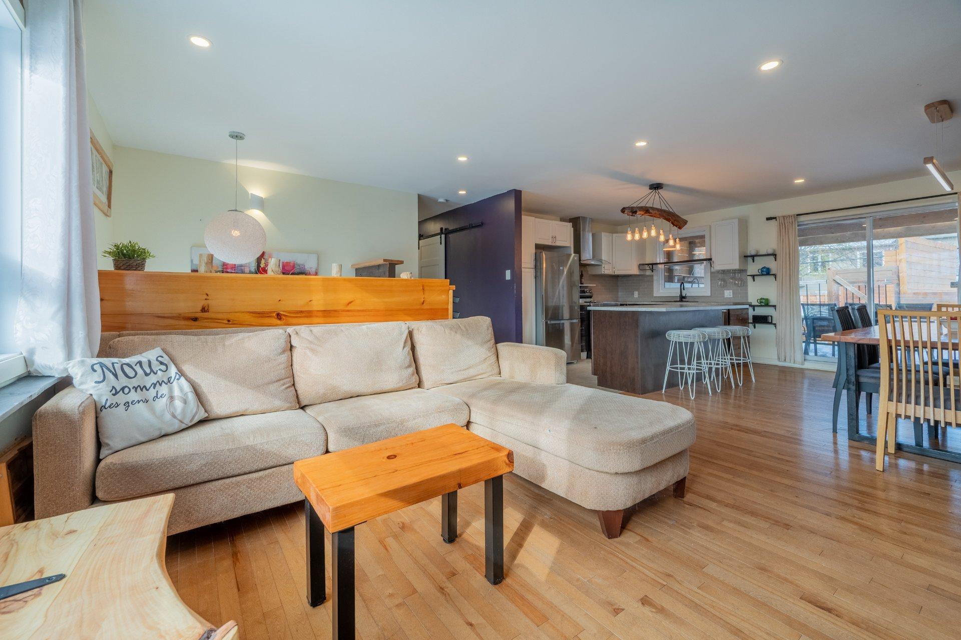 









187


Rue Émond

,
Varennes,




QC
J3X1C2

