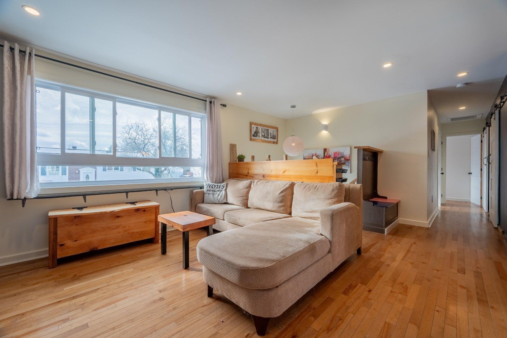 









187


Rue Émond

,
Varennes,




QC
J3X1C2

