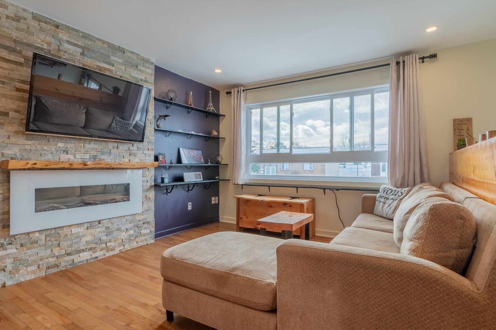 









187


Rue Émond

,
Varennes,




QC
J3X1C2

