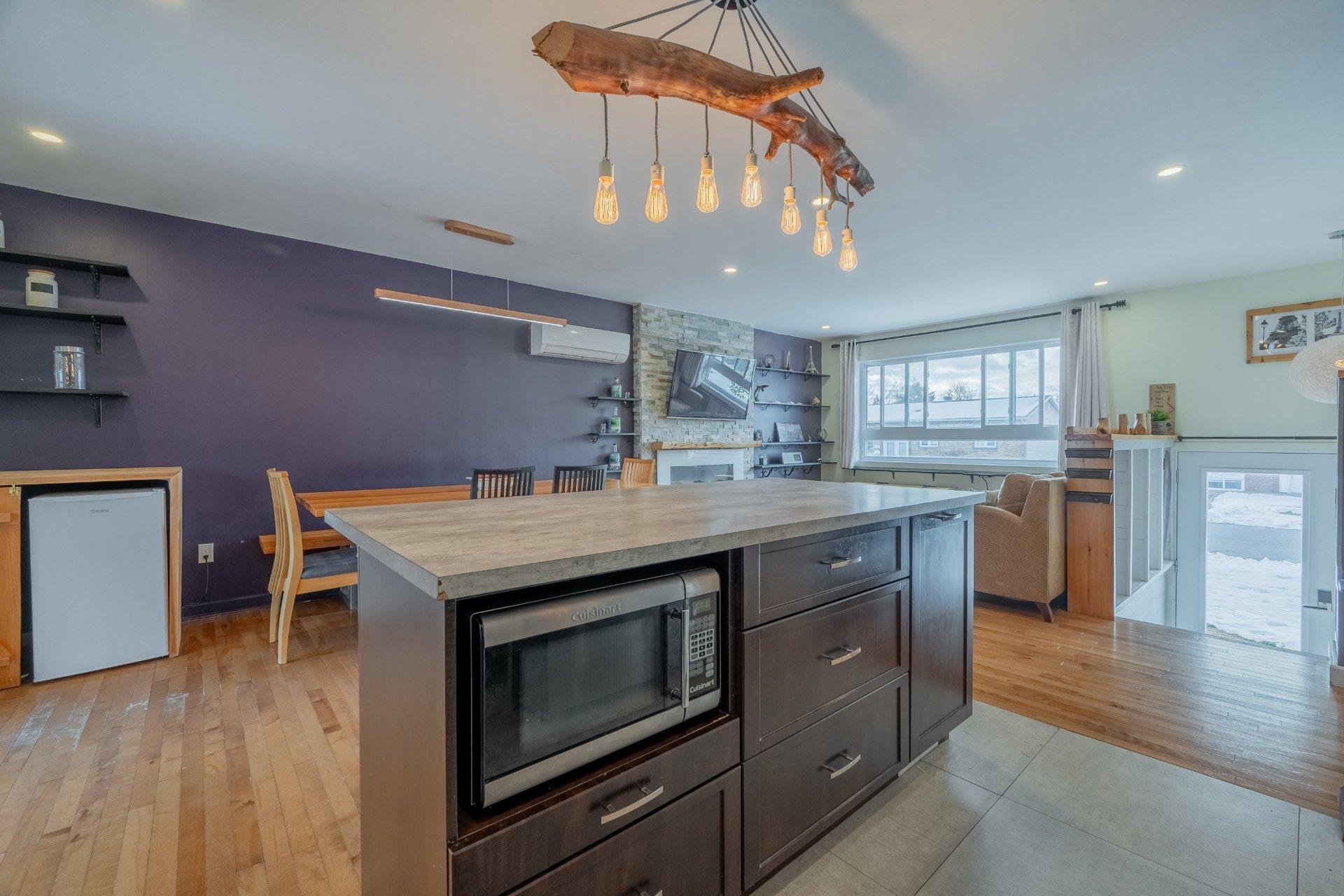 









187


Rue Émond

,
Varennes,




QC
J3X1C2

