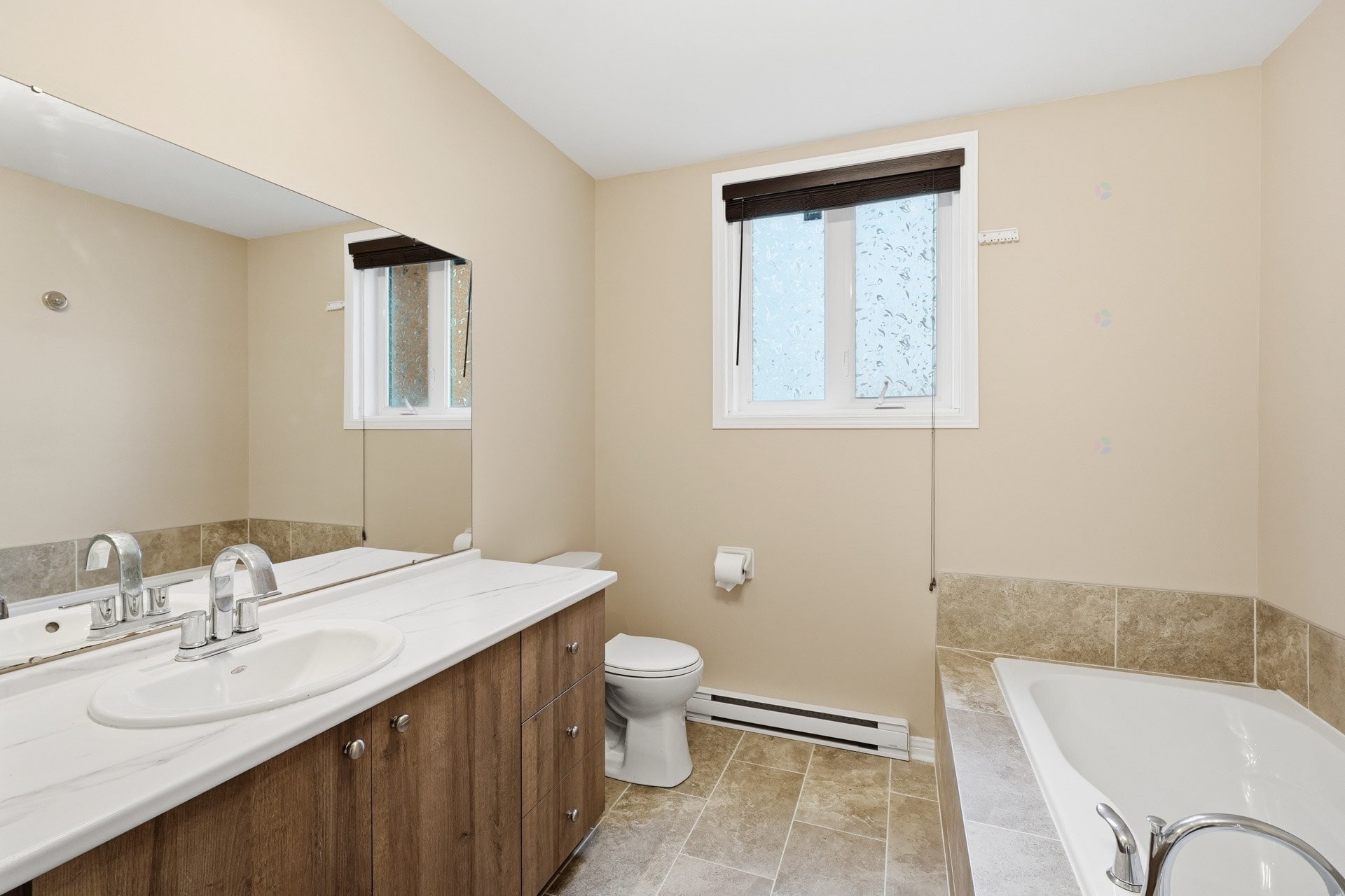 









41


Rue de Bruxelles

, 8,
Gatineau (Aylmer),




QC
J9J0M7

