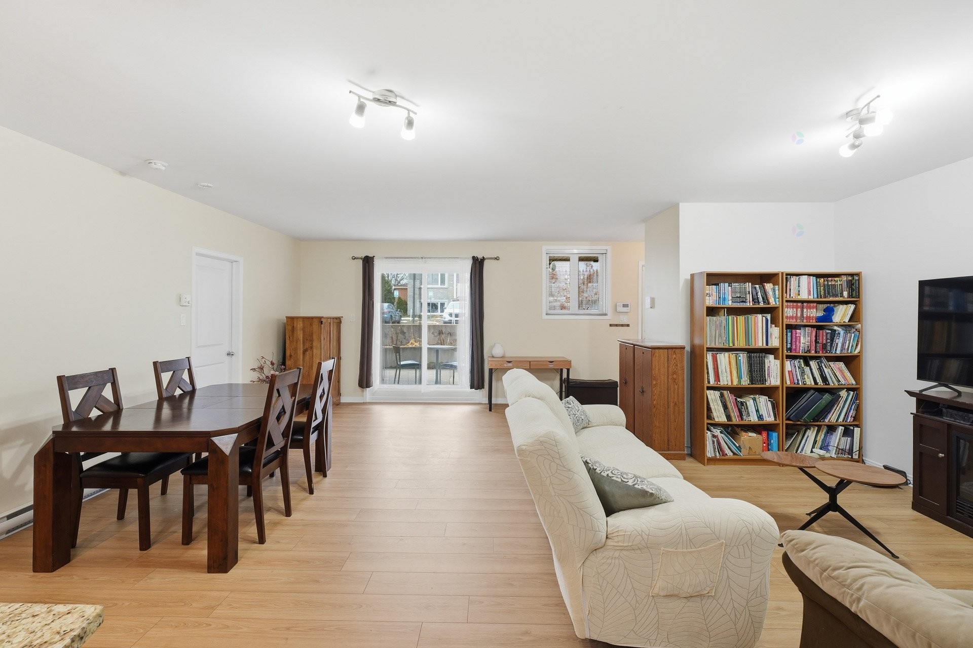 









41


Rue de Bruxelles

, 8,
Gatineau (Aylmer),




QC
J9J0M7

