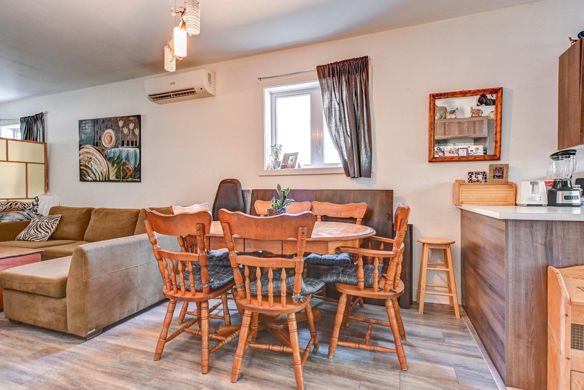 









375


Rue des Érables

,
Brownsburg-Chatham,




QC
J8G2Y3

