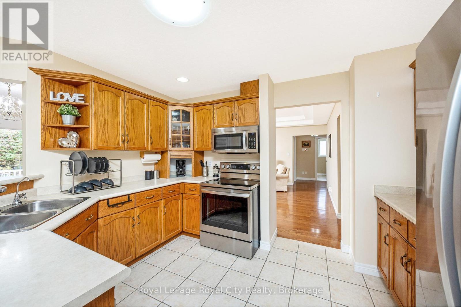 












120 BERNARDI CRESCENT

,
Guelph/Eramosa (Rockwood),




Ontario
N0B2K0

