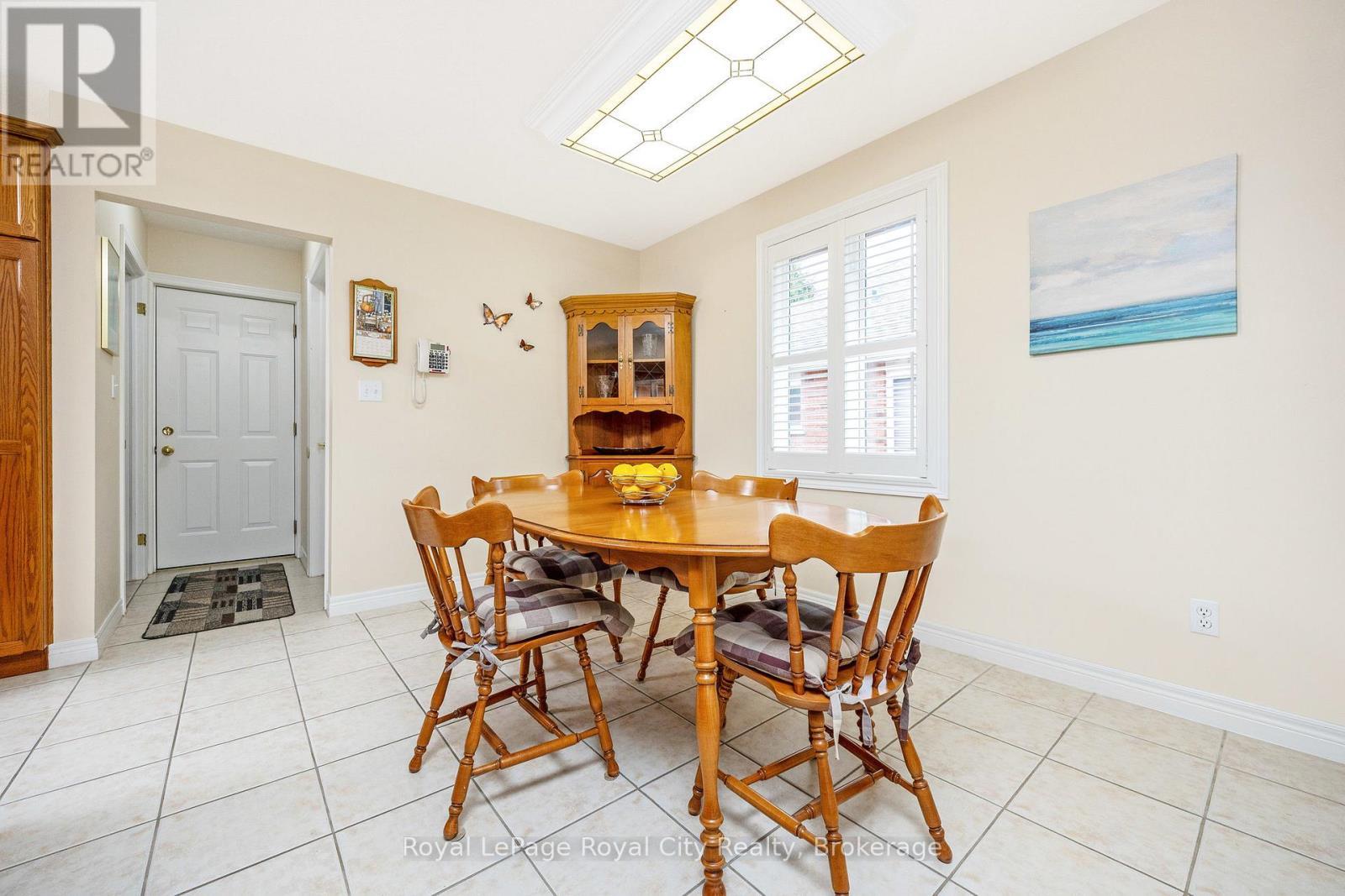 












120 BERNARDI CRESCENT

,
Guelph/Eramosa (Rockwood),




Ontario
N0B2K0

