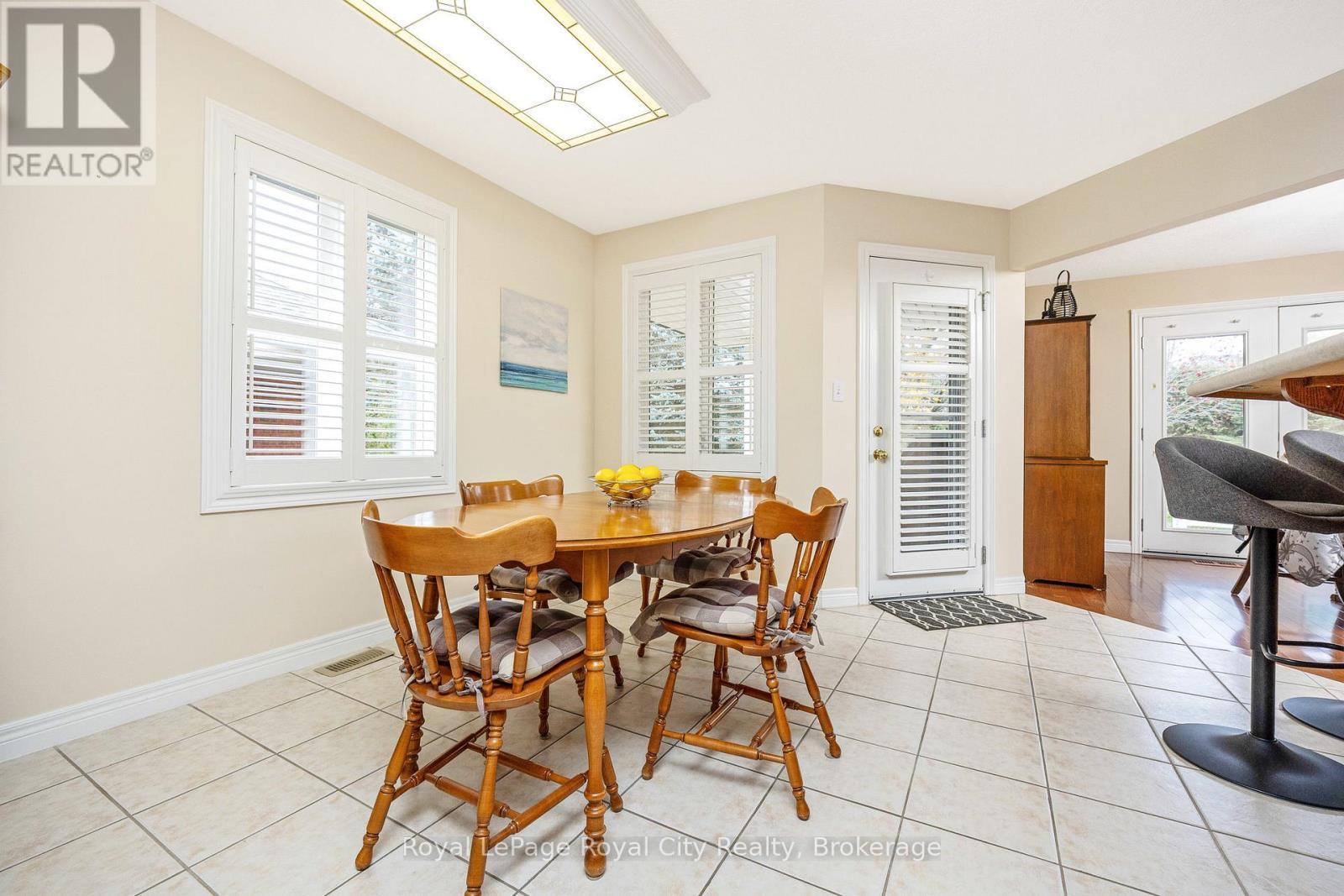 












120 BERNARDI CRESCENT

,
Guelph/Eramosa (Rockwood),




Ontario
N0B2K0

