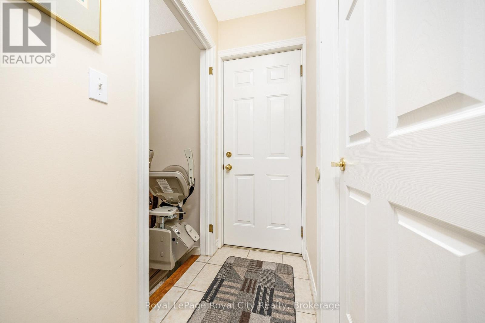 












120 BERNARDI CRESCENT

,
Guelph/Eramosa (Rockwood),




Ontario
N0B2K0

