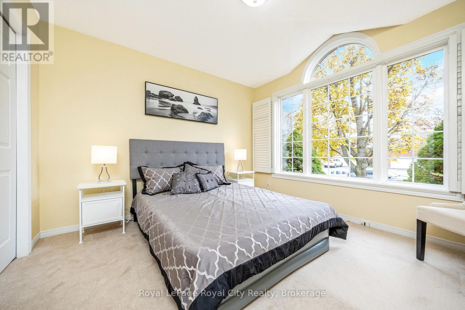 












120 BERNARDI CRESCENT

,
Guelph/Eramosa (Rockwood),




Ontario
N0B2K0

