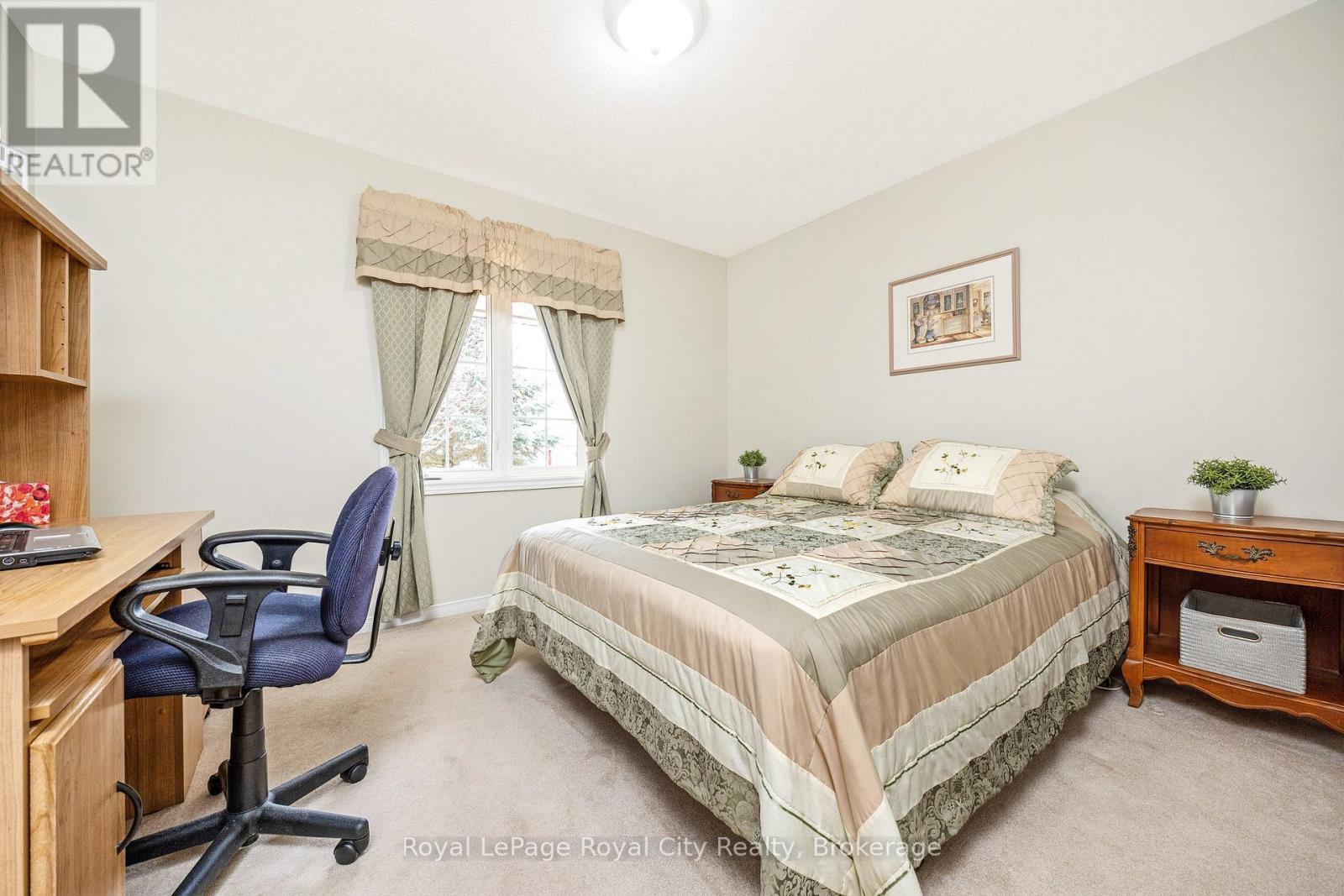 












120 BERNARDI CRESCENT

,
Guelph/Eramosa (Rockwood),




Ontario
N0B2K0

