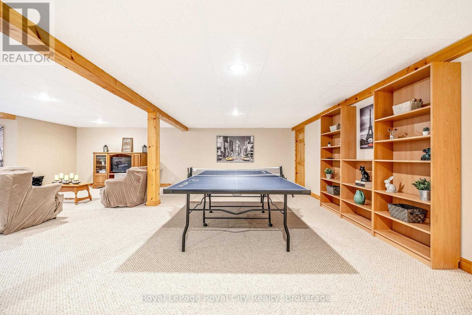 












120 BERNARDI CRESCENT

,
Guelph/Eramosa (Rockwood),




Ontario
N0B2K0

