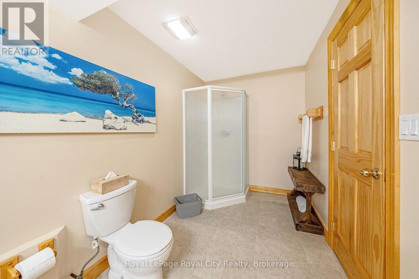 












120 BERNARDI CRESCENT

,
Guelph/Eramosa (Rockwood),




Ontario
N0B2K0

