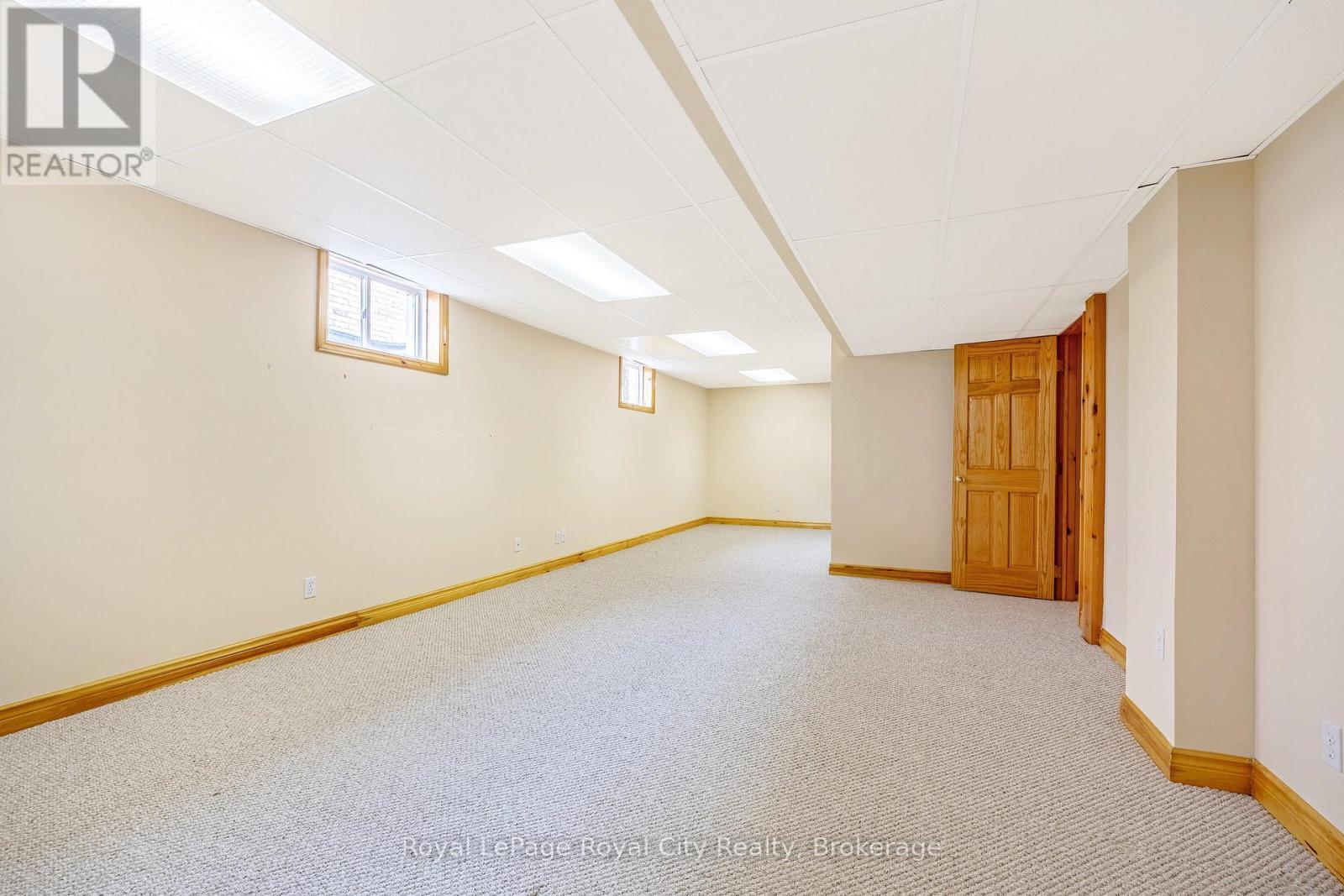 












120 BERNARDI CRESCENT

,
Guelph/Eramosa (Rockwood),




Ontario
N0B2K0

