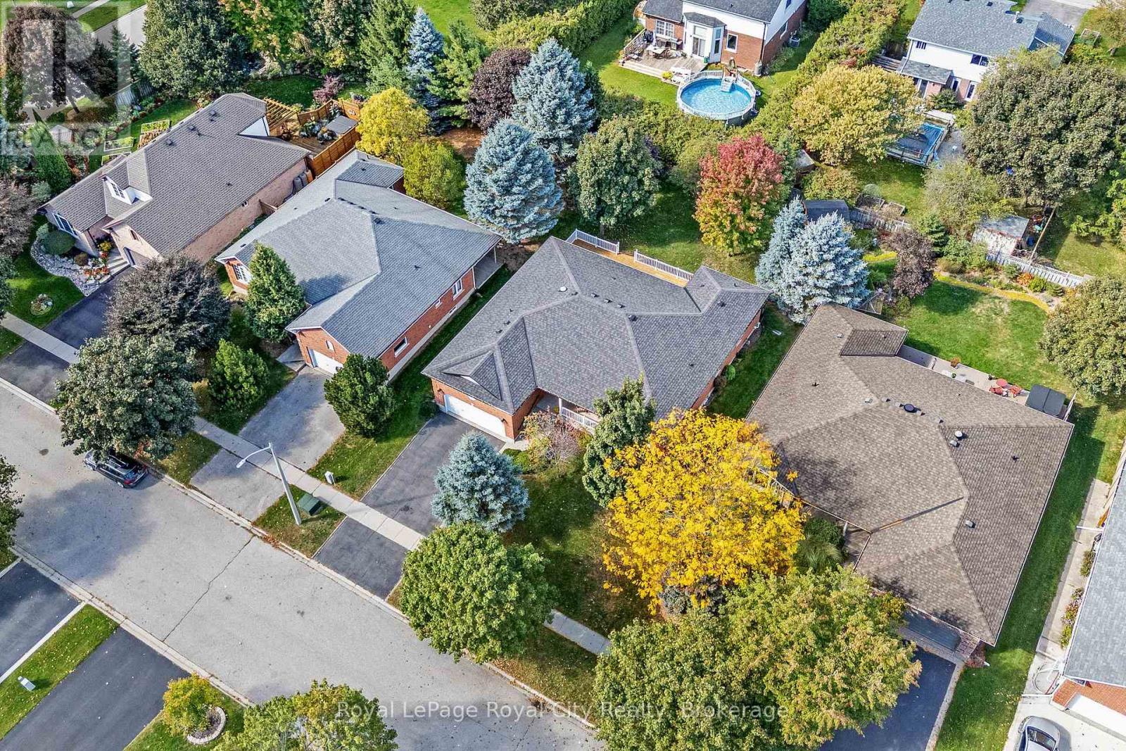 












120 BERNARDI CRESCENT

,
Guelph/Eramosa (Rockwood),




Ontario
N0B2K0

