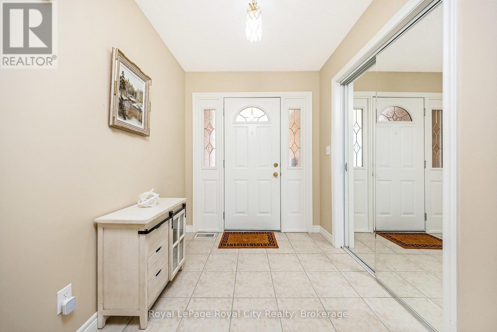 












120 BERNARDI CRESCENT

,
Guelph/Eramosa (Rockwood),




Ontario
N0B2K0

