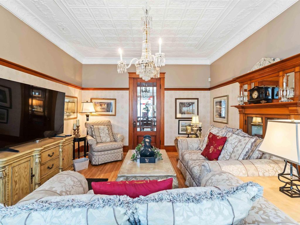 












20 Victoria Avenue

,
Weymouth,




NS
B0W 3T0

