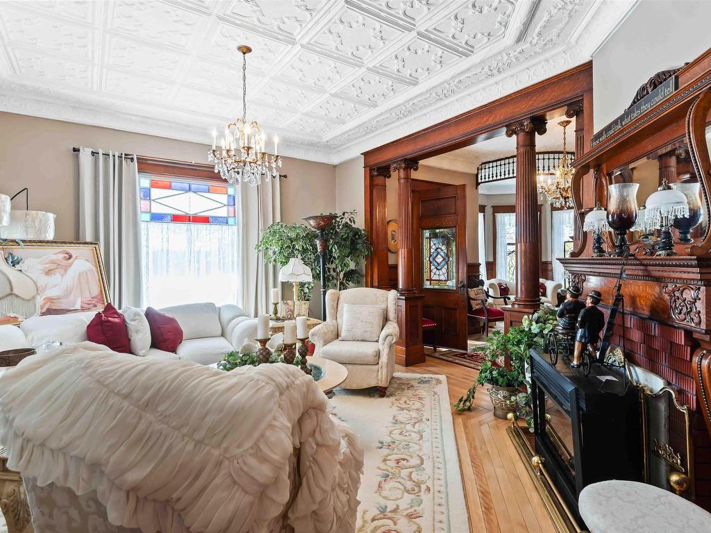 












20 Victoria Avenue

,
Weymouth,




NS
B0W 3T0

