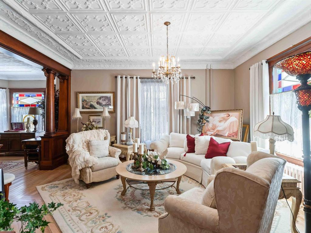 












20 Victoria Avenue

,
Weymouth,




NS
B0W 3T0

