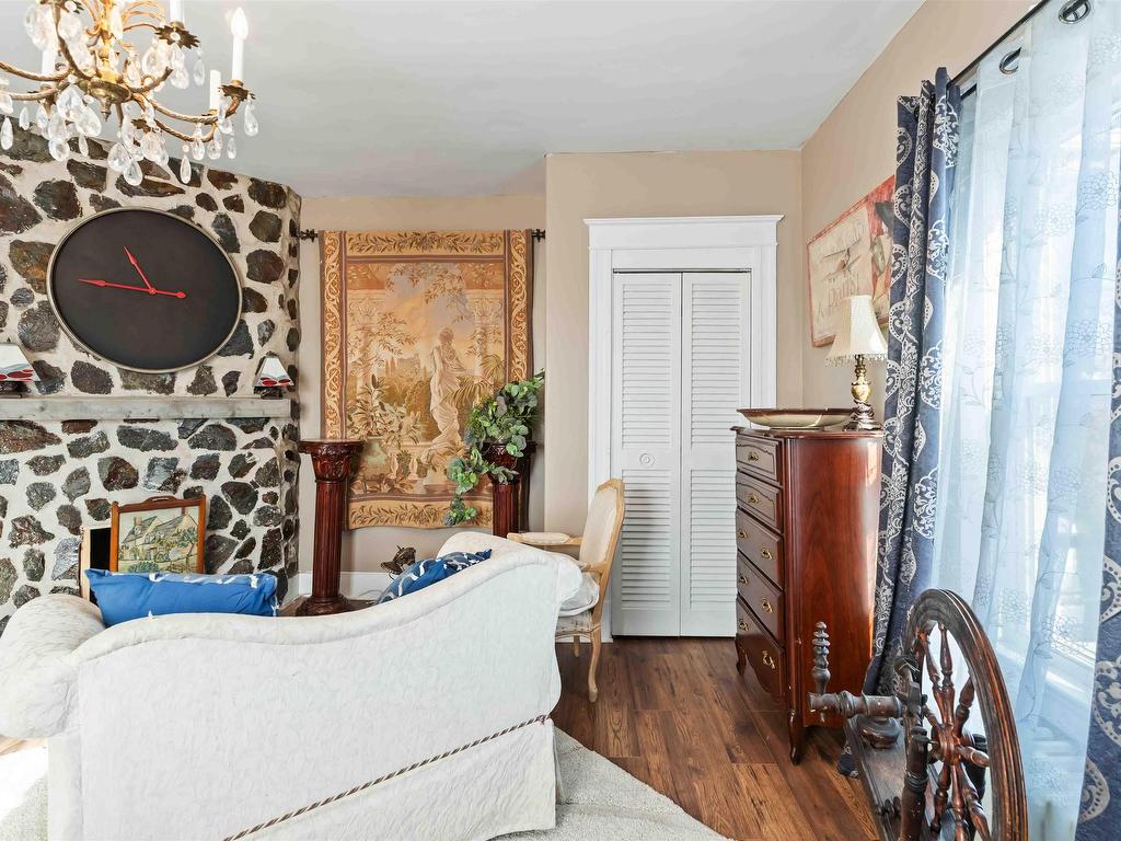 












20 Victoria Avenue

,
Weymouth,




NS
B0W 3T0

