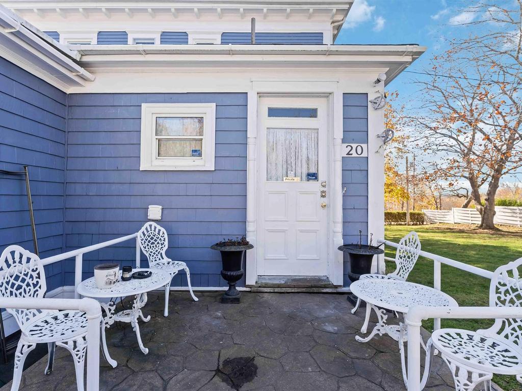 












20 Victoria Avenue

,
Weymouth,




NS
B0W 3T0

