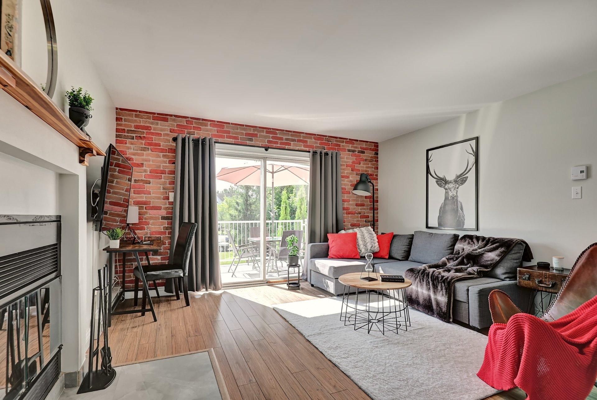 









2344


Place du Village

, 432,
Magog,




QC
J1X5Z2

