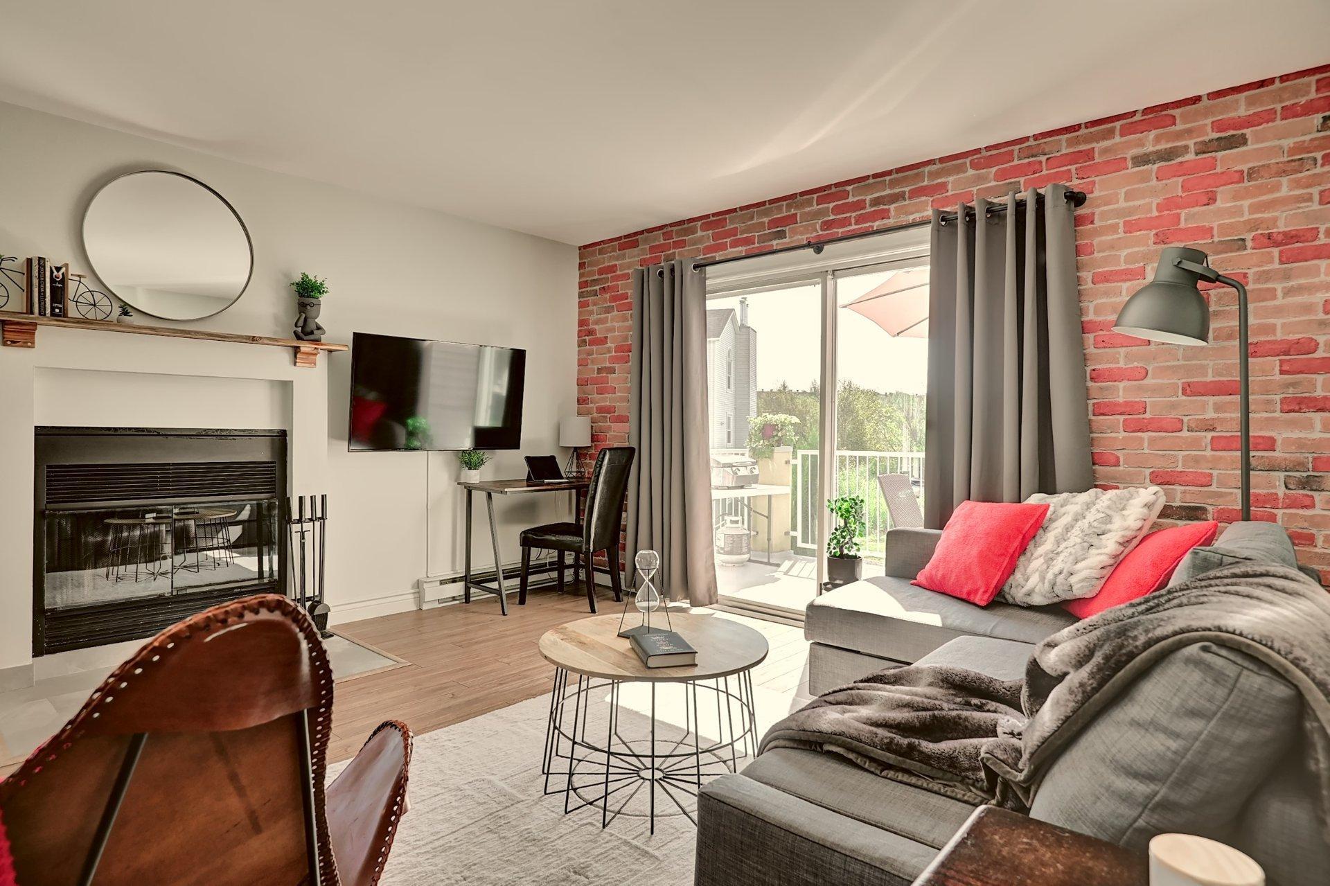 









2344


Place du Village

, 432,
Magog,




QC
J1X5Z2

