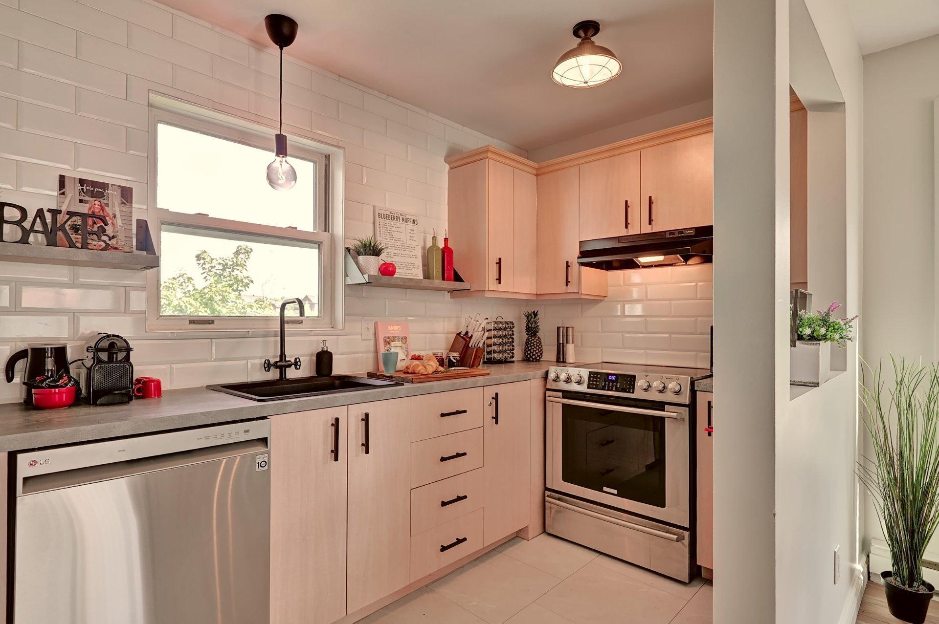 









2344


Place du Village

, 432,
Magog,




QC
J1X5Z2

