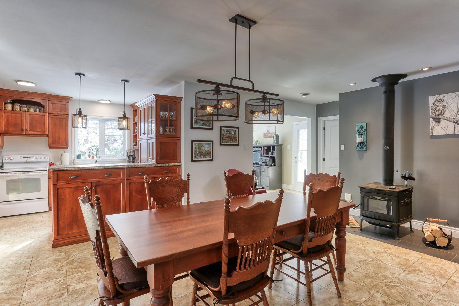 









6051


Rue des Marguerites

,
Shawinigan,




QC
G9T7C4

