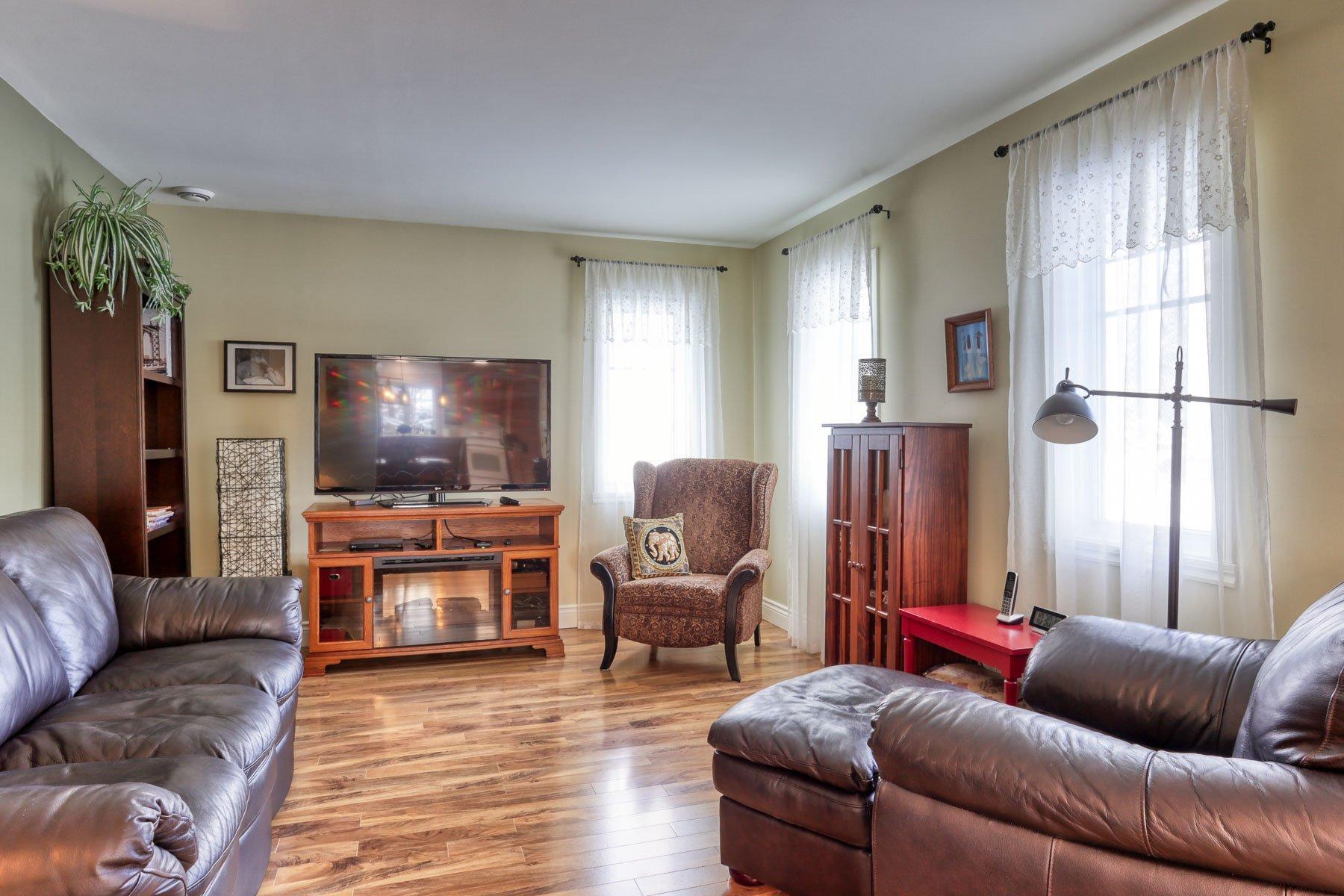 









6051


Rue des Marguerites

,
Shawinigan,




QC
G9T7C4

