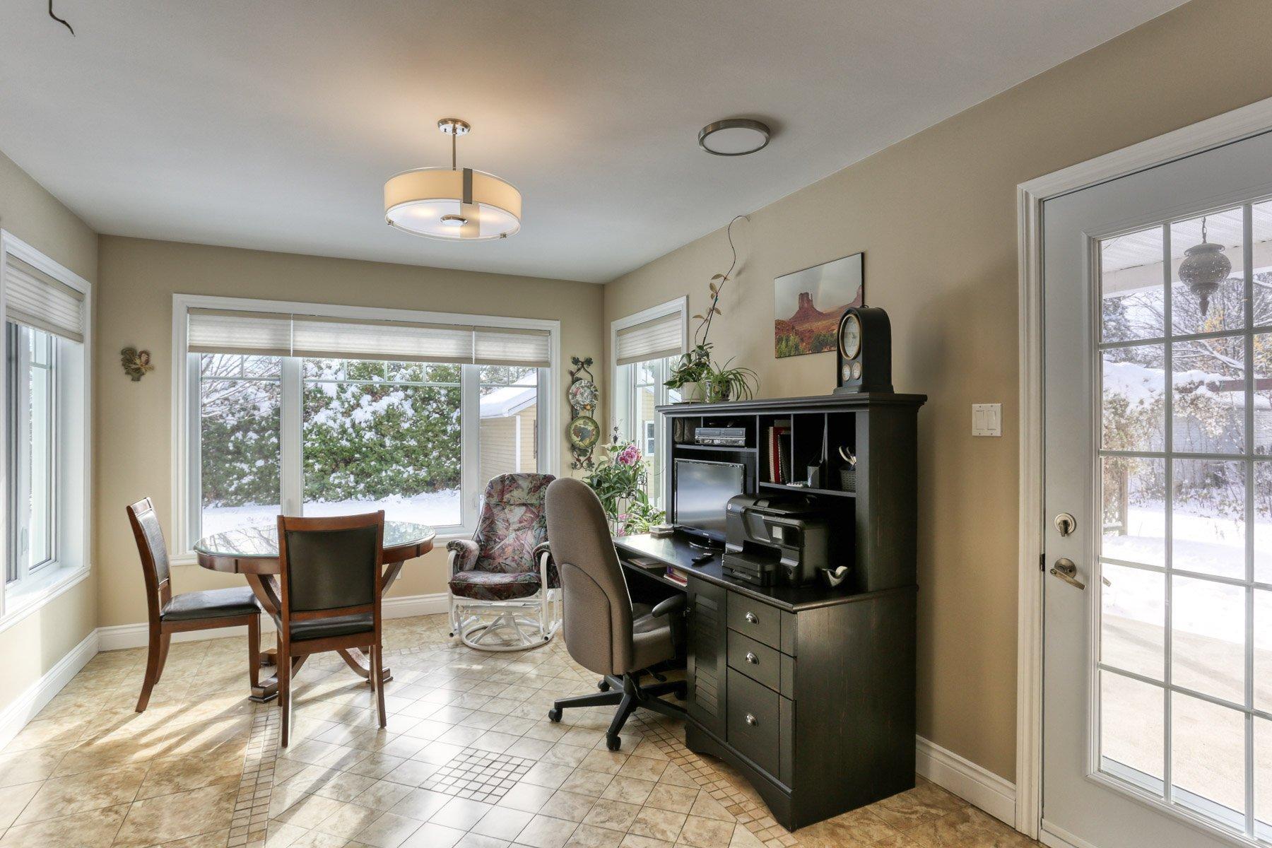 









6051


Rue des Marguerites

,
Shawinigan,




QC
G9T7C4

