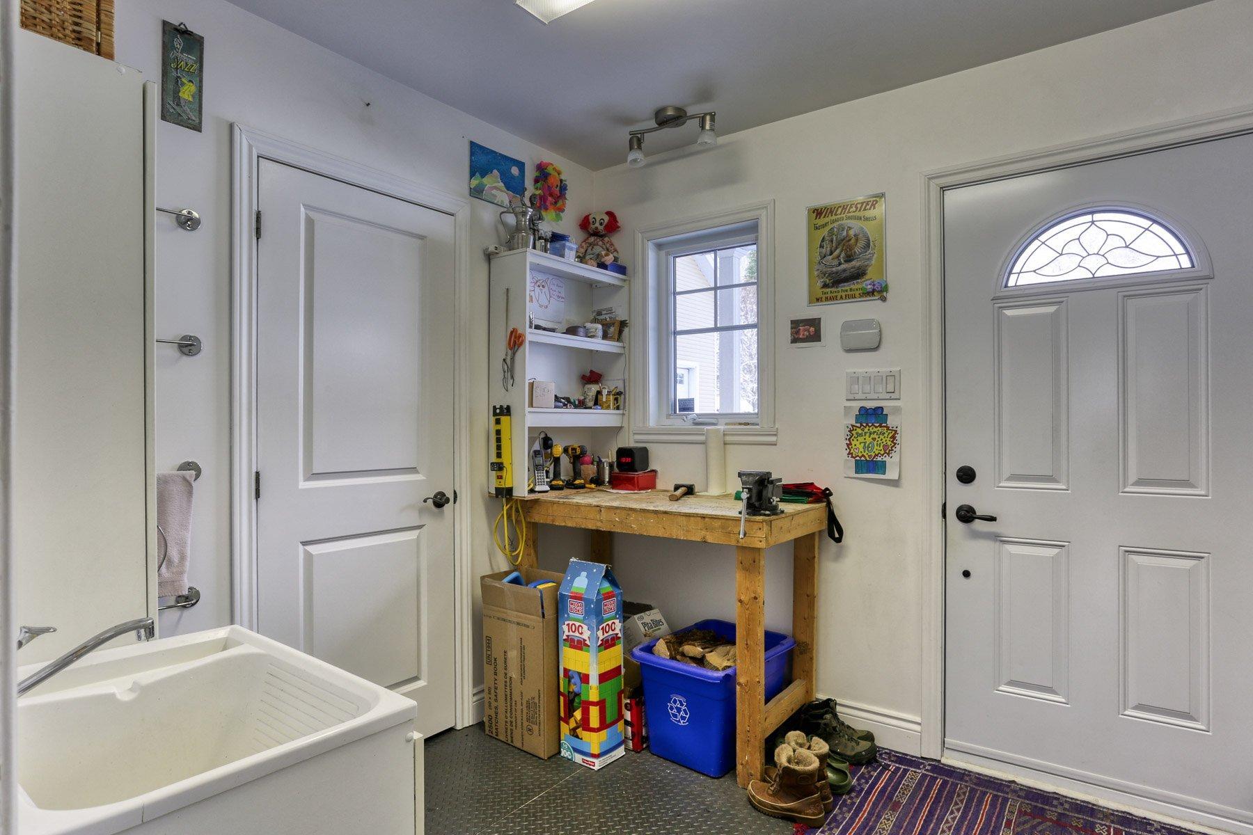 









6051


Rue des Marguerites

,
Shawinigan,




QC
G9T7C4

