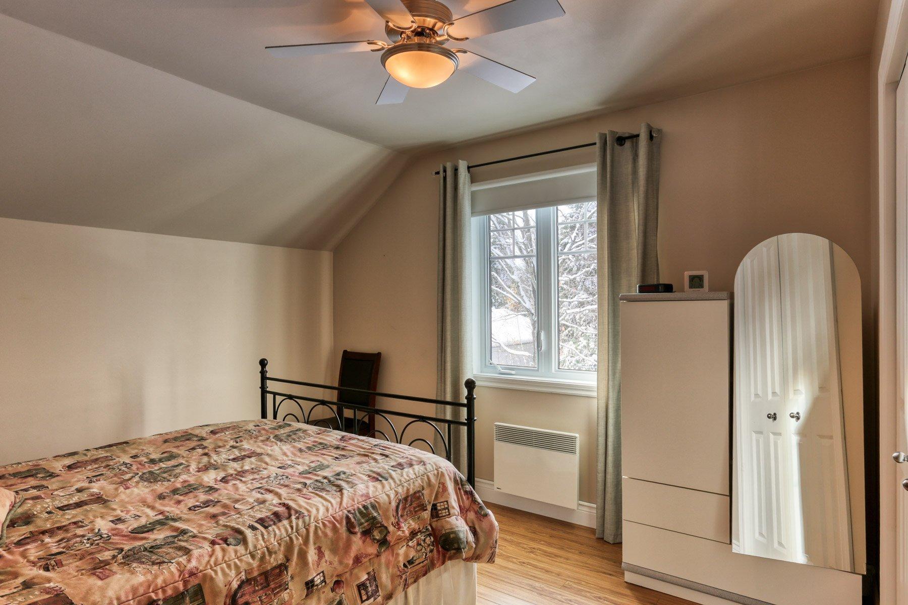 









6051


Rue des Marguerites

,
Shawinigan,




QC
G9T7C4

