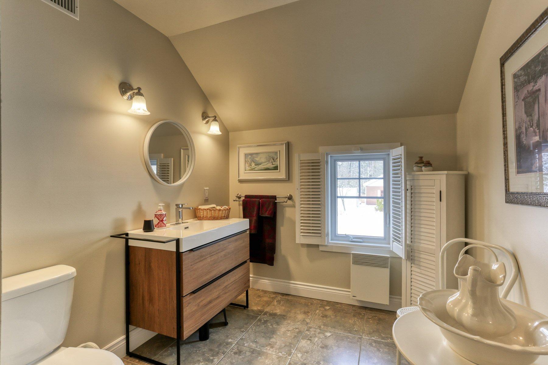 









6051


Rue des Marguerites

,
Shawinigan,




QC
G9T7C4

