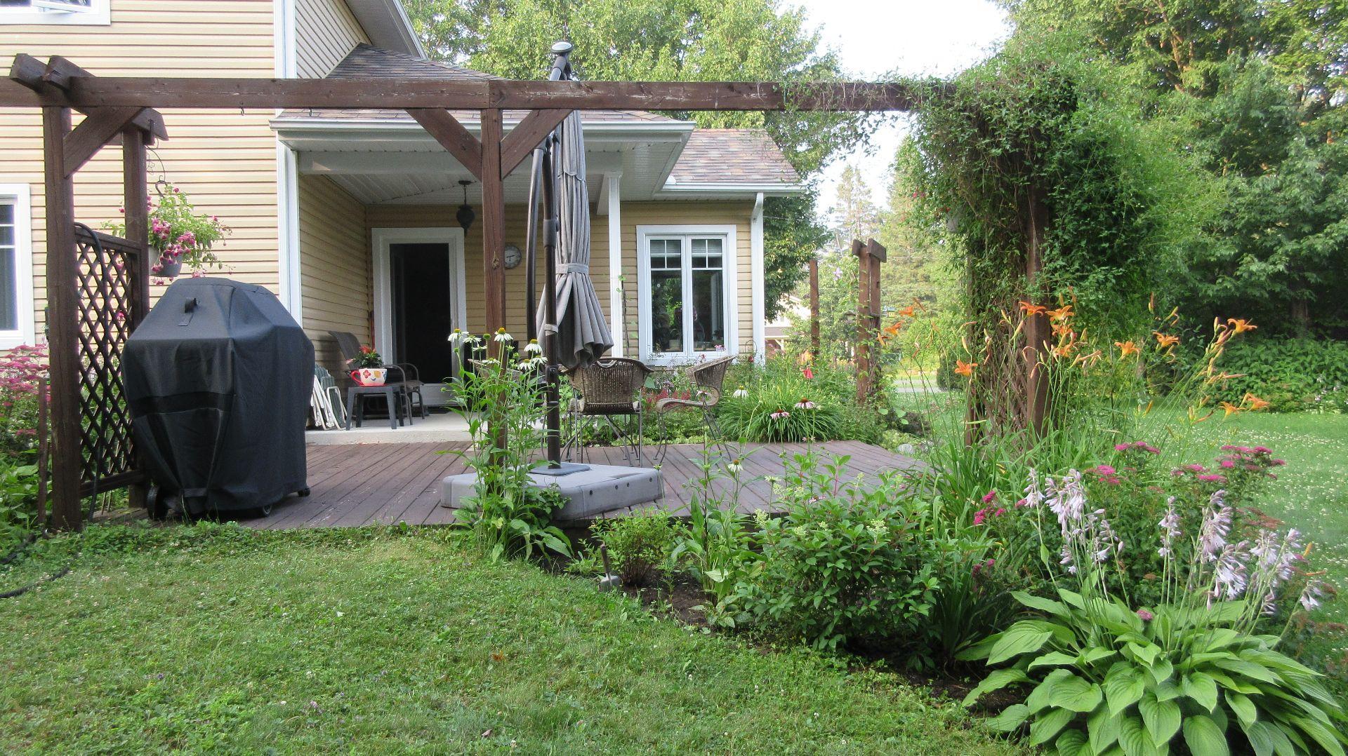 









6051


Rue des Marguerites

,
Shawinigan,




QC
G9T7C4

