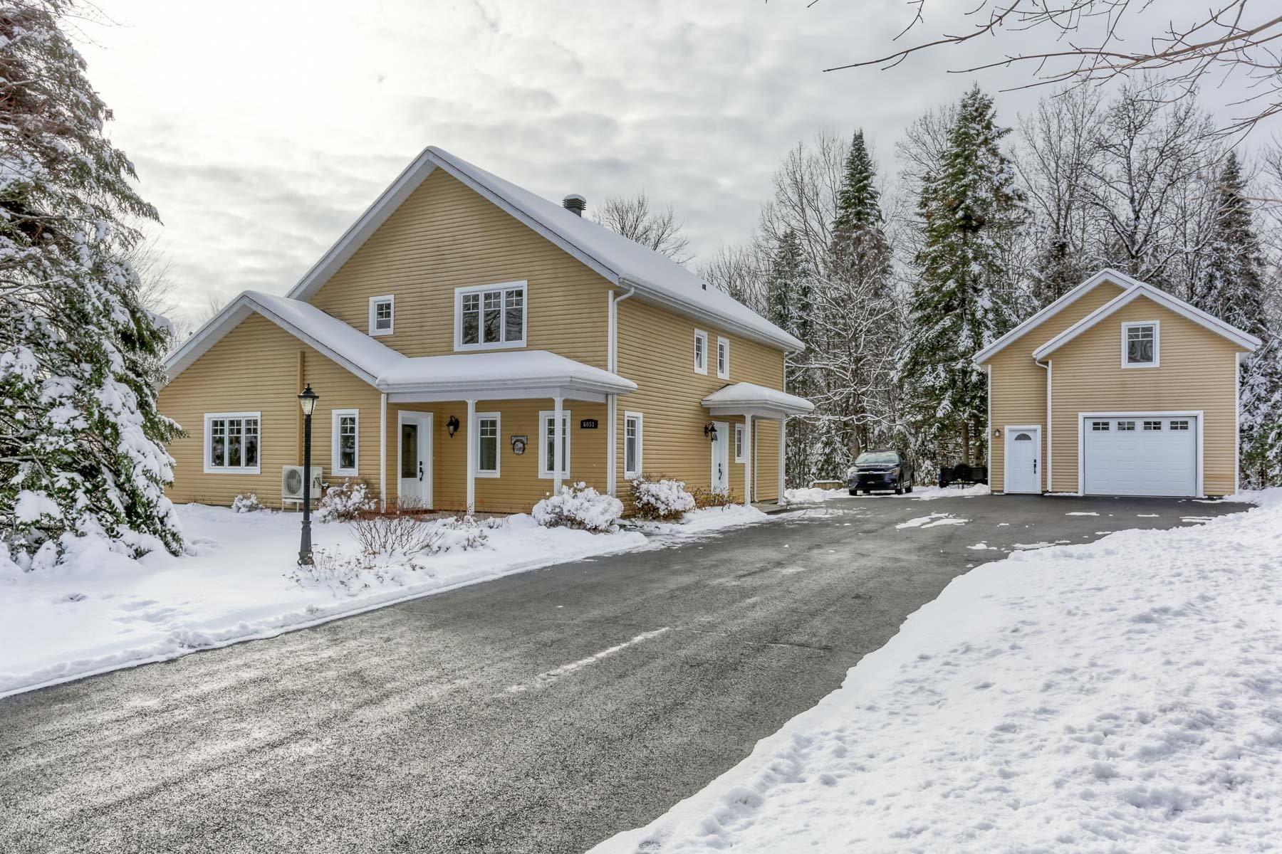 









6051


Rue des Marguerites

,
Shawinigan,




QC
G9T7C4

