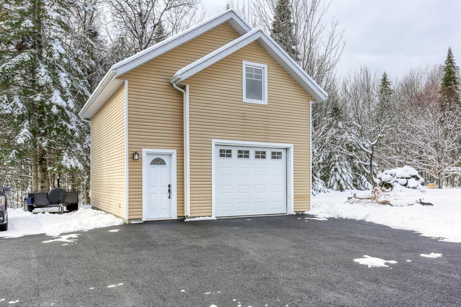 









6051


Rue des Marguerites

,
Shawinigan,




QC
G9T7C4

