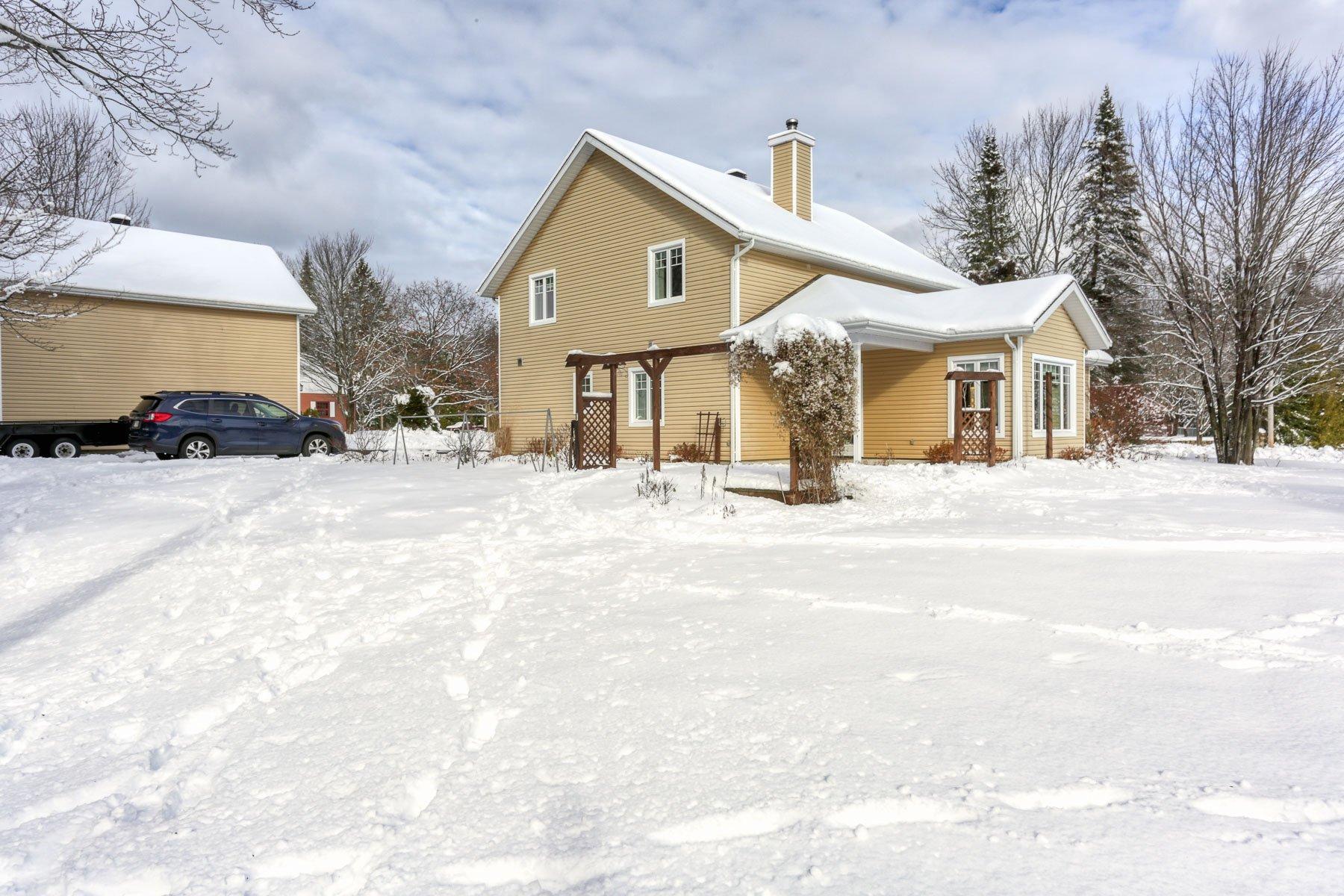 









6051


Rue des Marguerites

,
Shawinigan,




QC
G9T7C4

