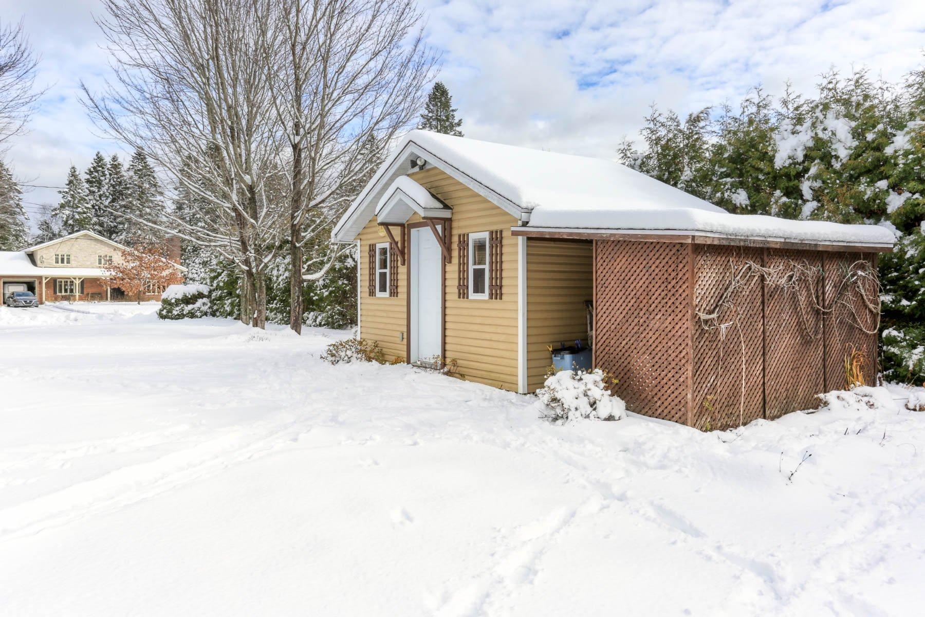 









6051


Rue des Marguerites

,
Shawinigan,




QC
G9T7C4

