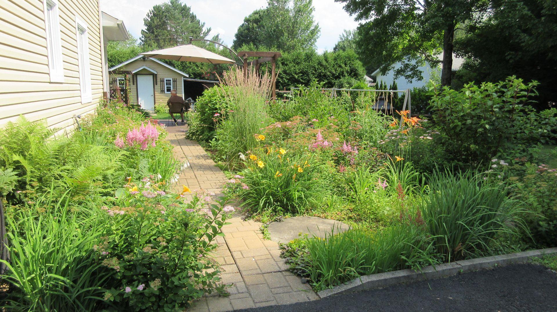 









6051


Rue des Marguerites

,
Shawinigan,




QC
G9T7C4

