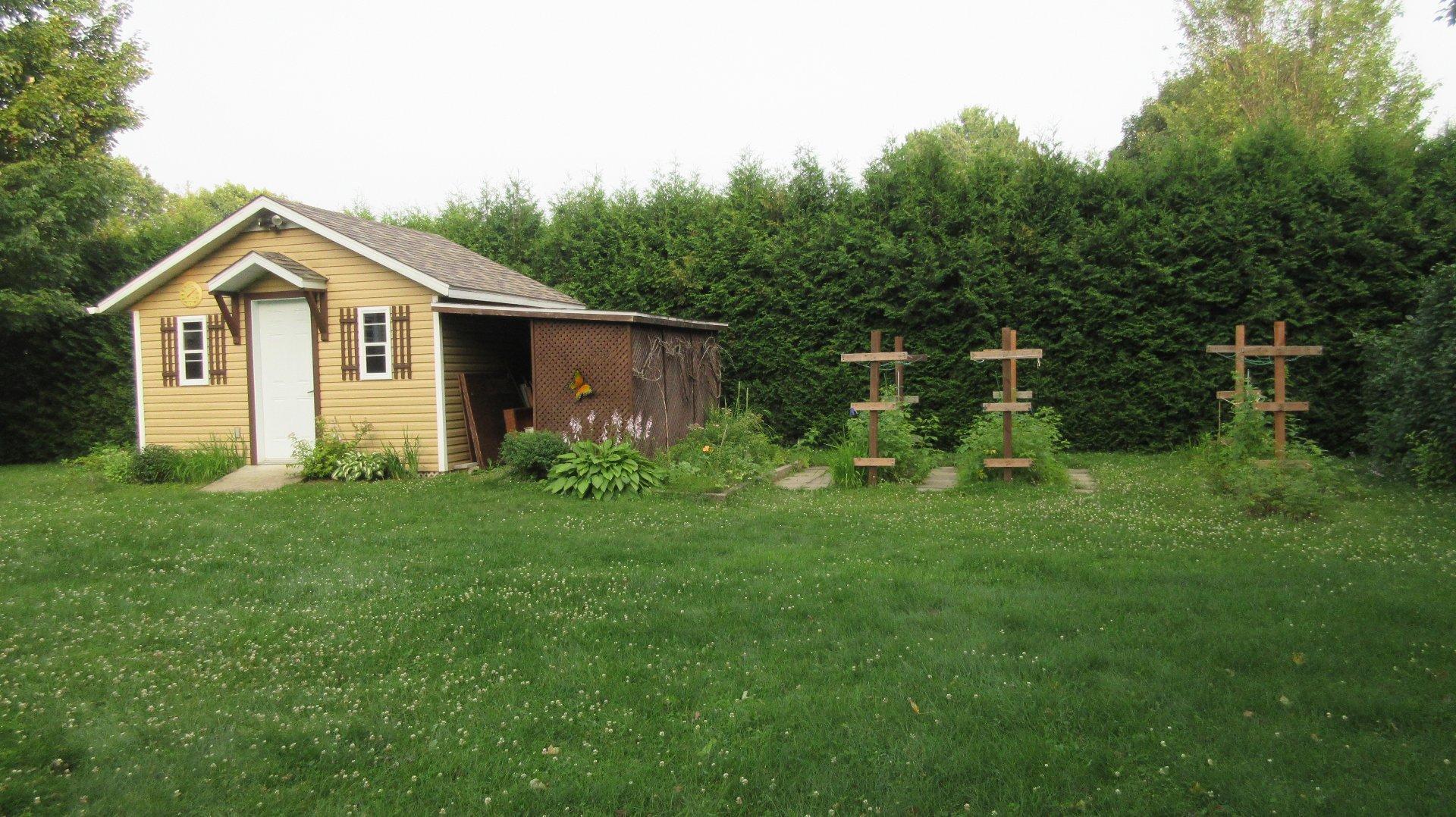 









6051


Rue des Marguerites

,
Shawinigan,




QC
G9T7C4

