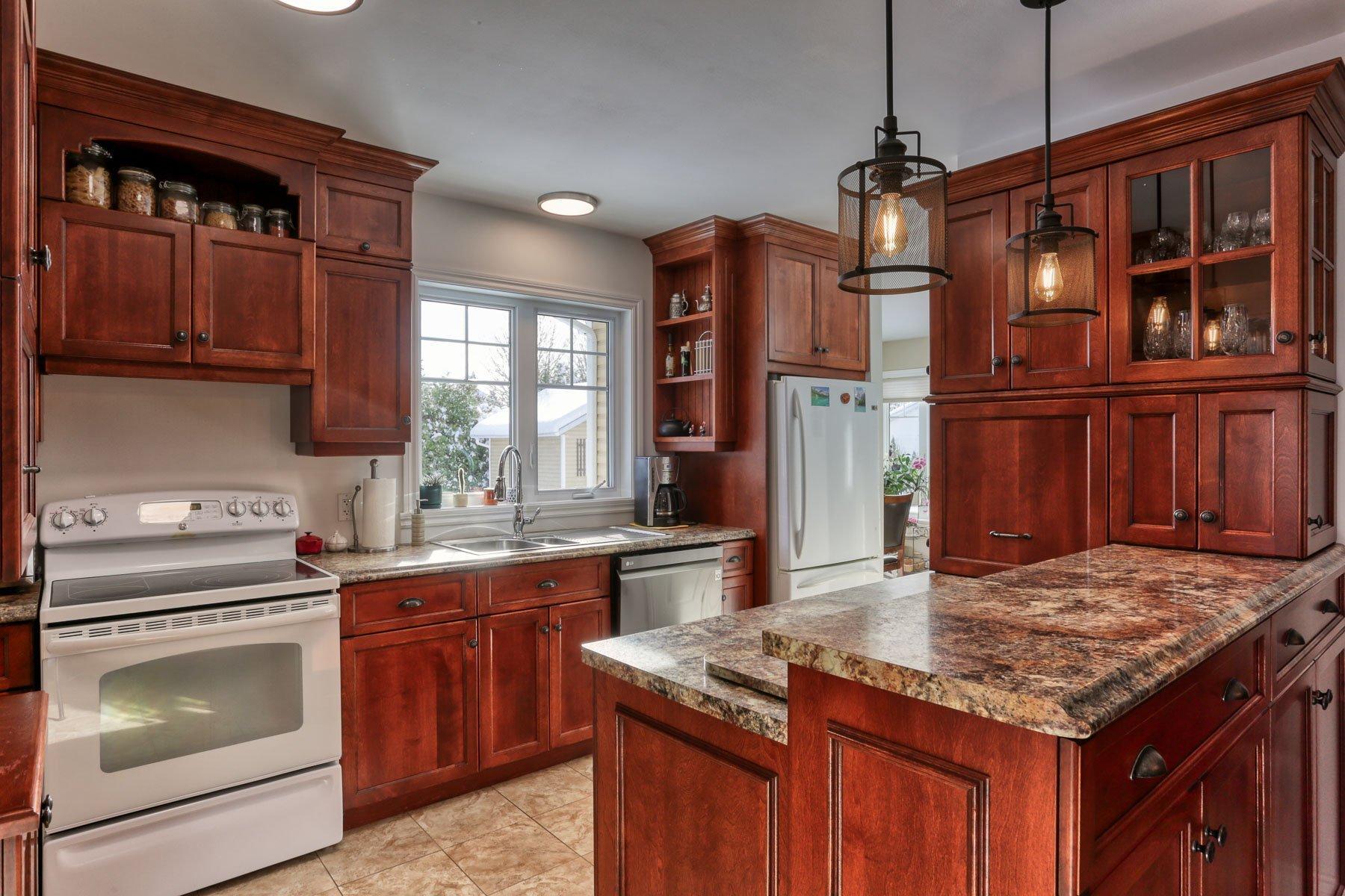 









6051


Rue des Marguerites

,
Shawinigan,




QC
G9T7C4

