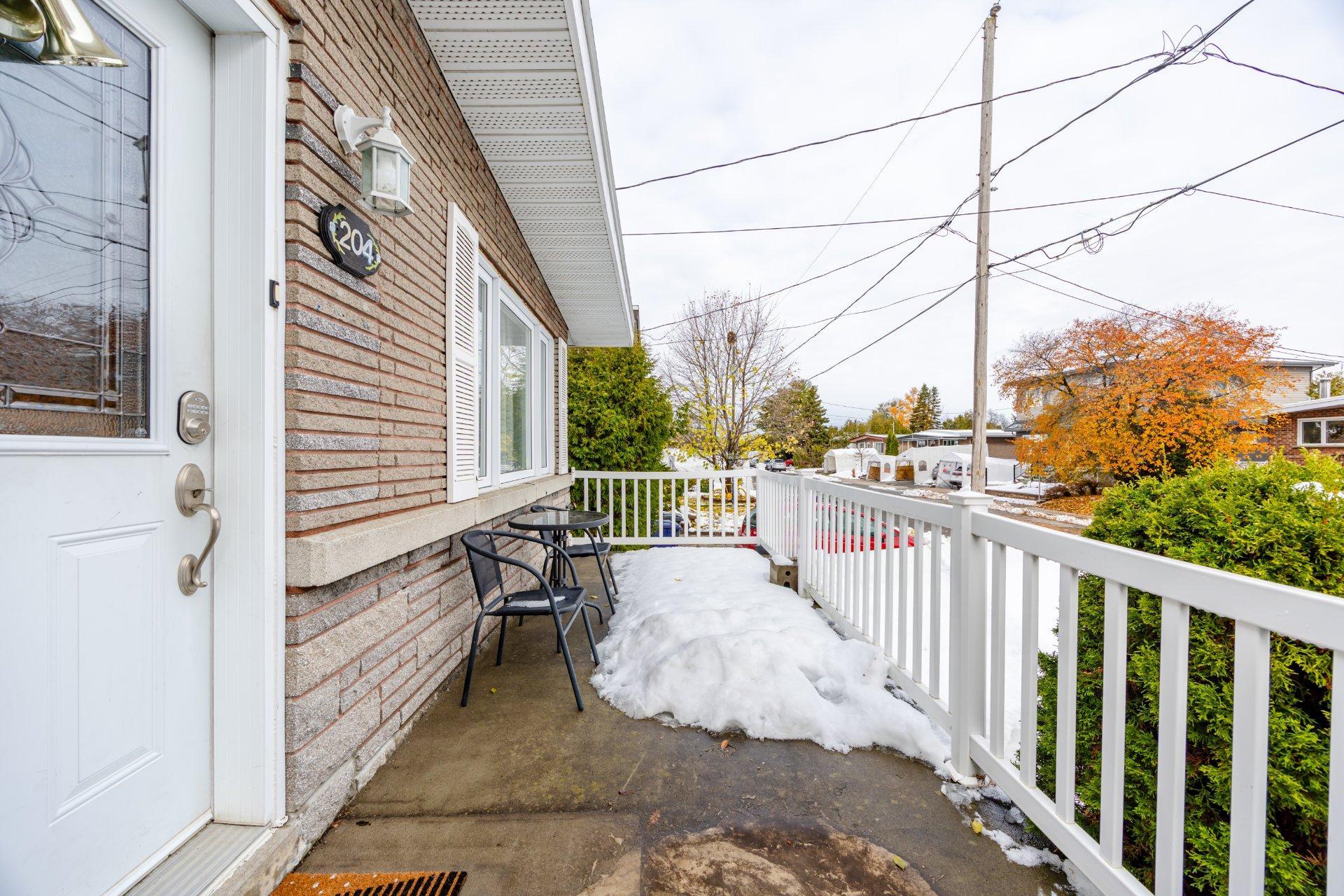 









204


5e Avenue

,
Laval (Laval-des-Rapides),




QC
H7N4M6

