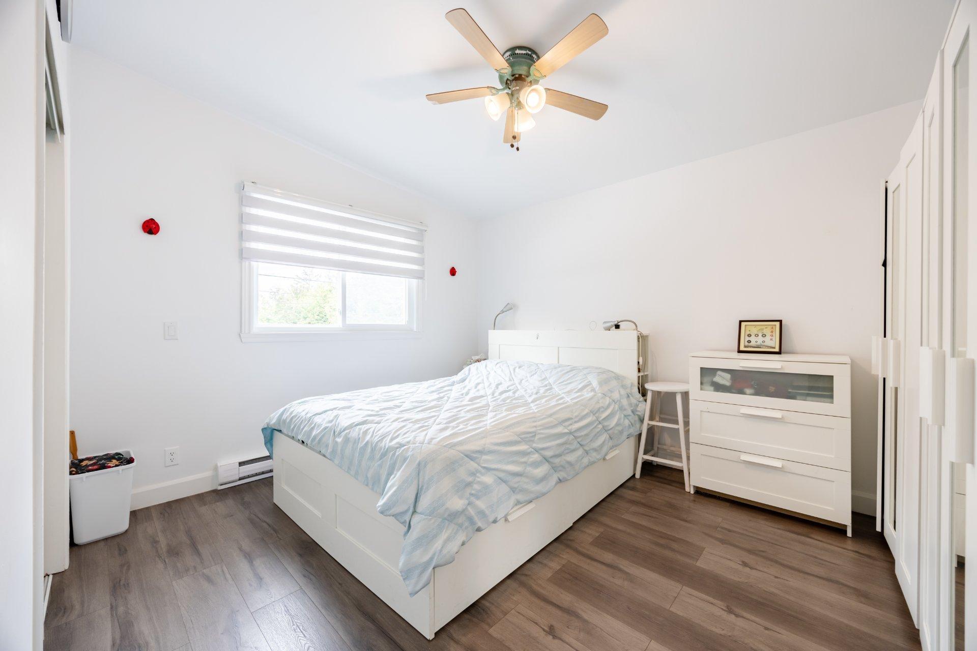 









204


5e Avenue

,
Laval (Laval-des-Rapides),




QC
H7N4M6

