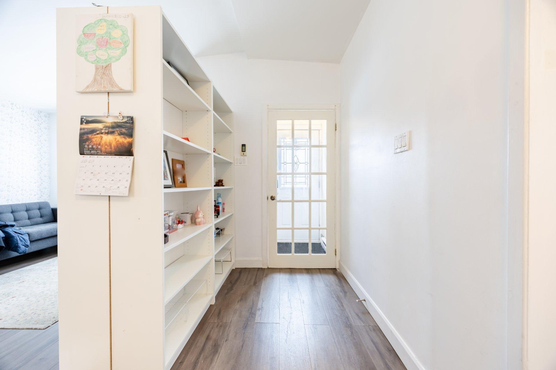 









204


5e Avenue

,
Laval (Laval-des-Rapides),




QC
H7N4M6

