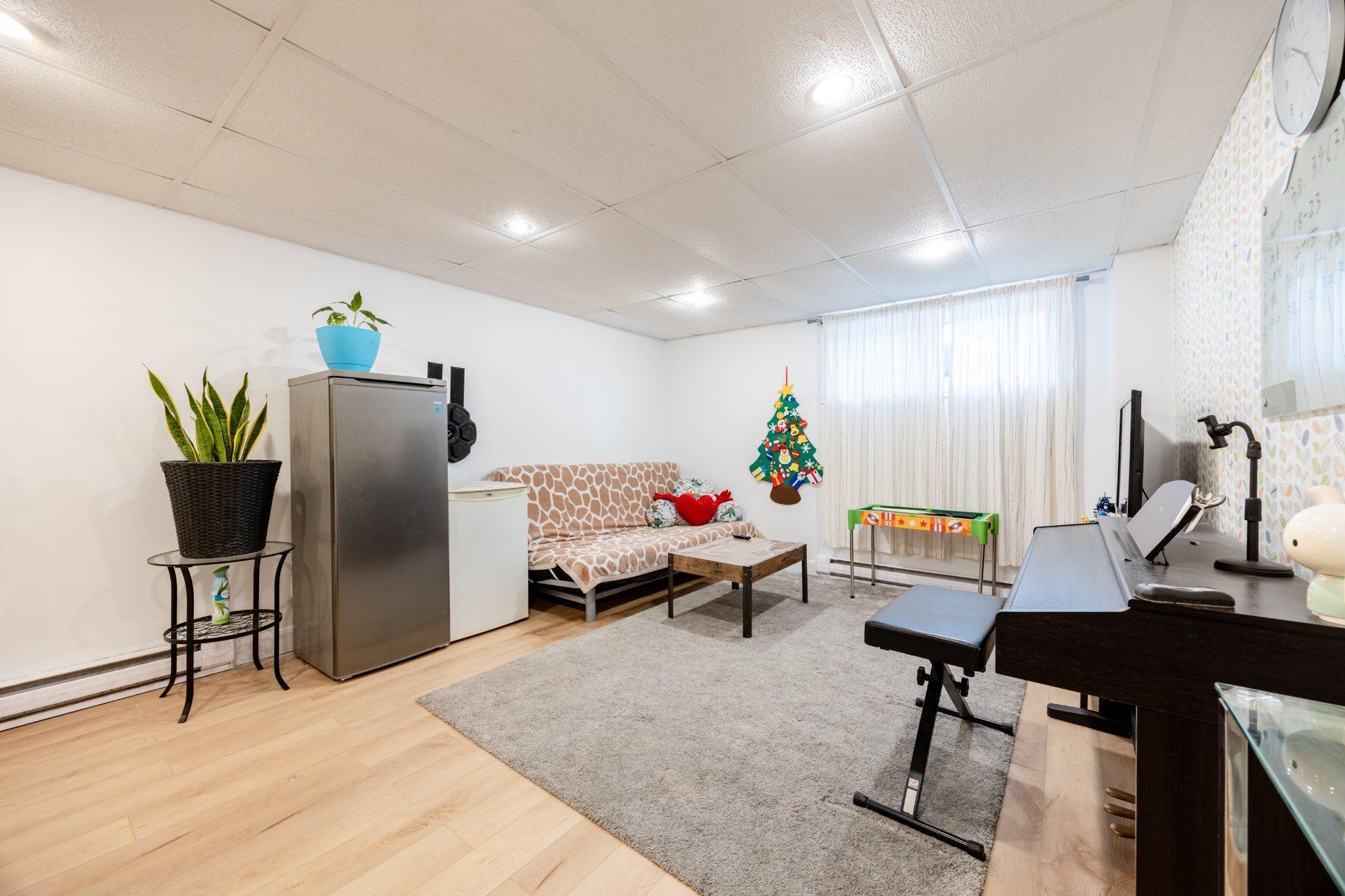 









204


5e Avenue

,
Laval (Laval-des-Rapides),




QC
H7N4M6

