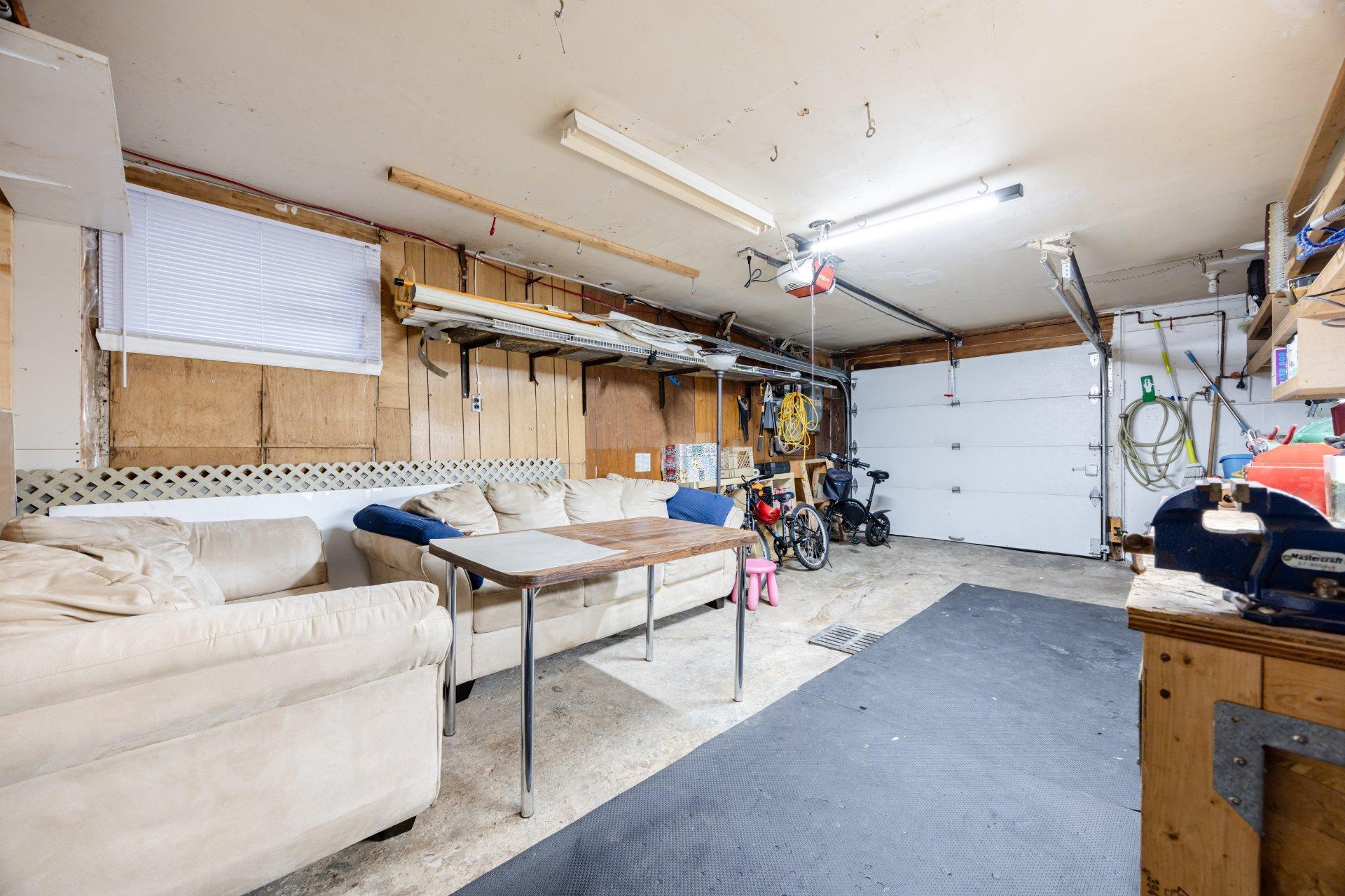 









204


5e Avenue

,
Laval (Laval-des-Rapides),




QC
H7N4M6

