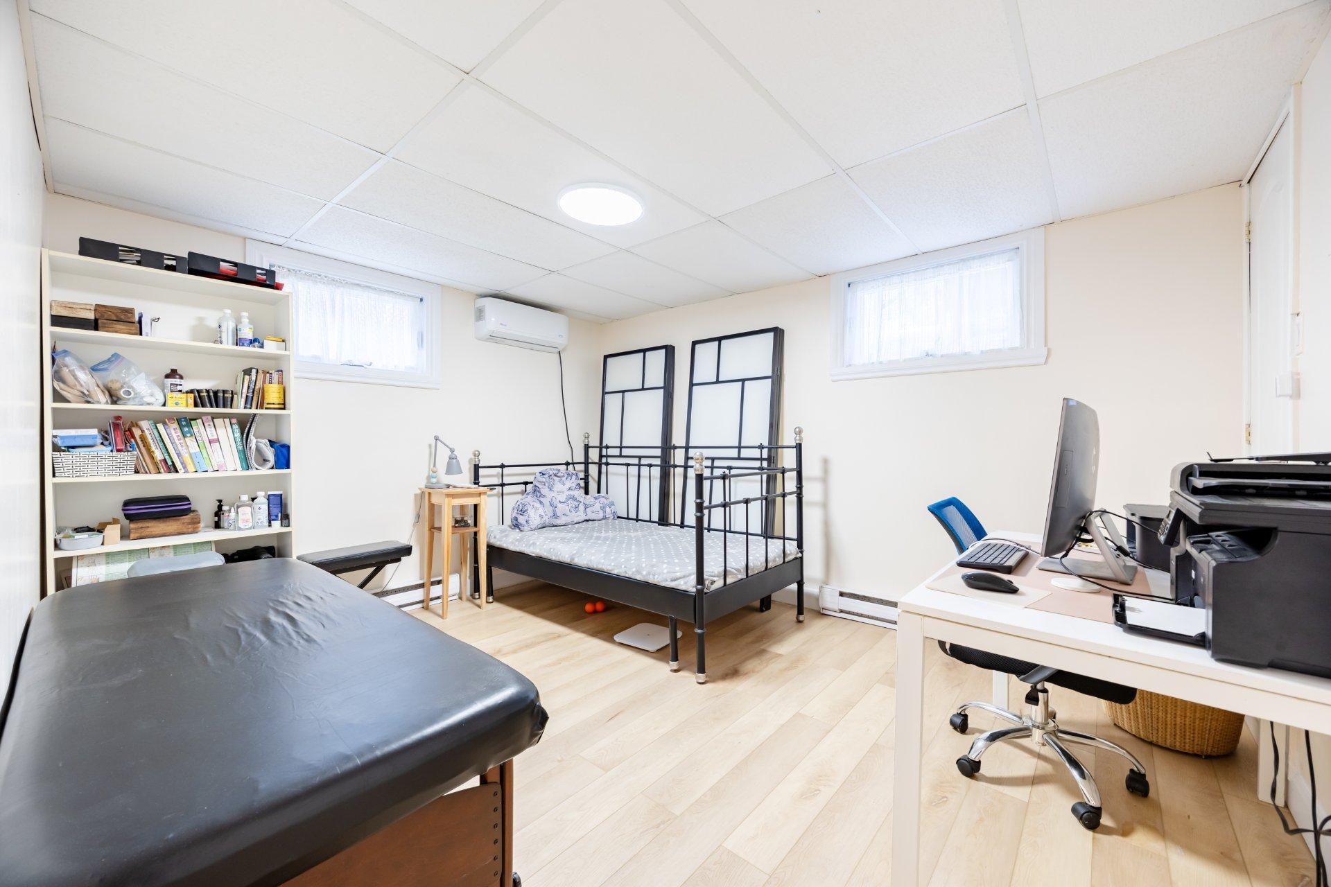 









204


5e Avenue

,
Laval (Laval-des-Rapides),




QC
H7N4M6

